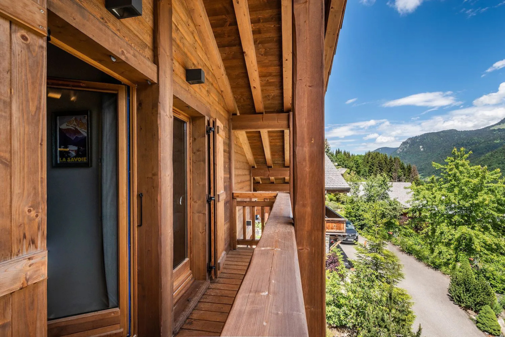 BALATA - Charming Chalet with Hot tub and Views