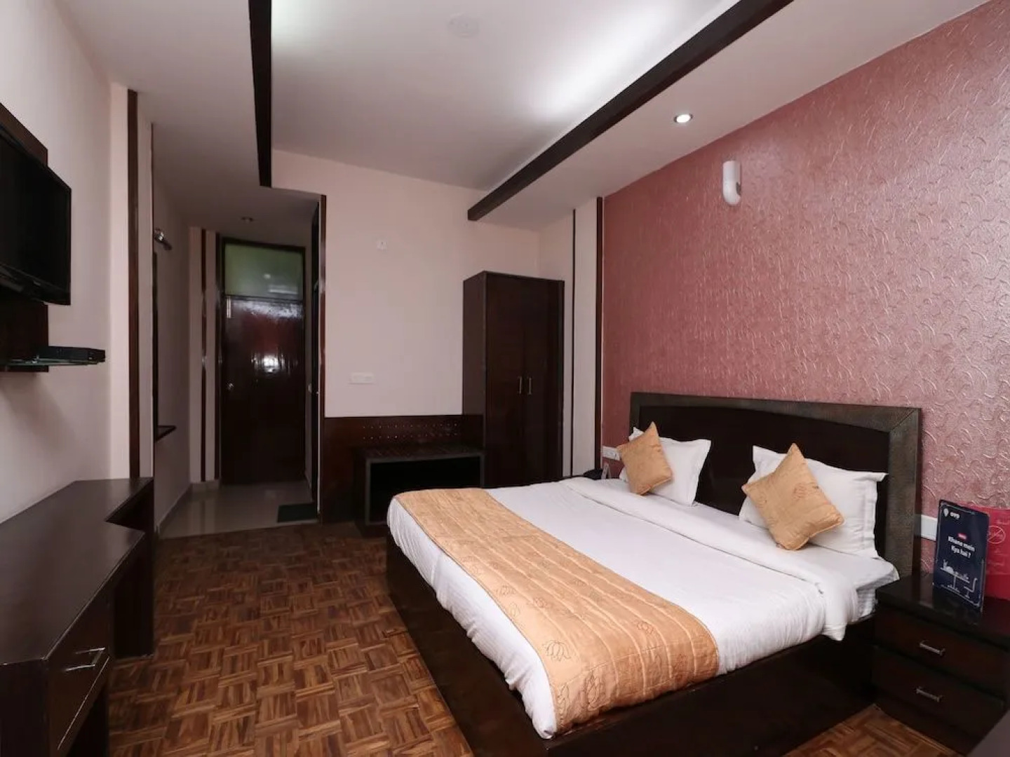 OYO 7547 Hotel Burans Residency