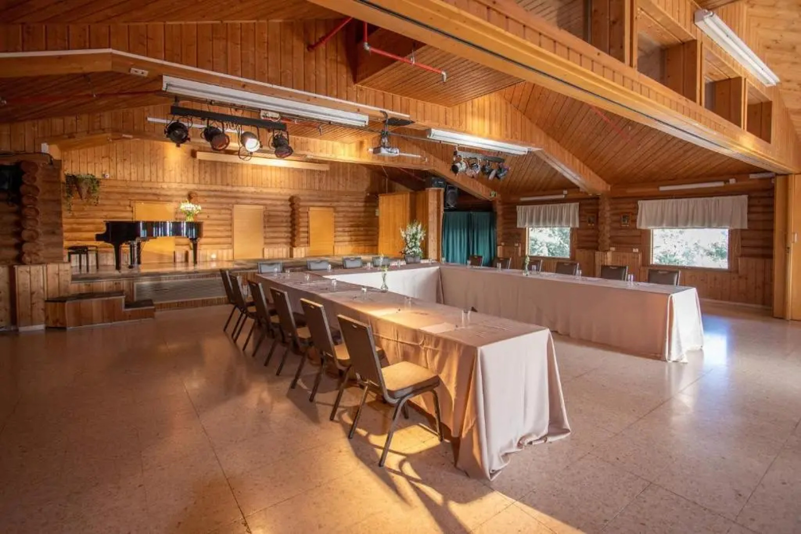 Logos hotel in Yad Hashmona