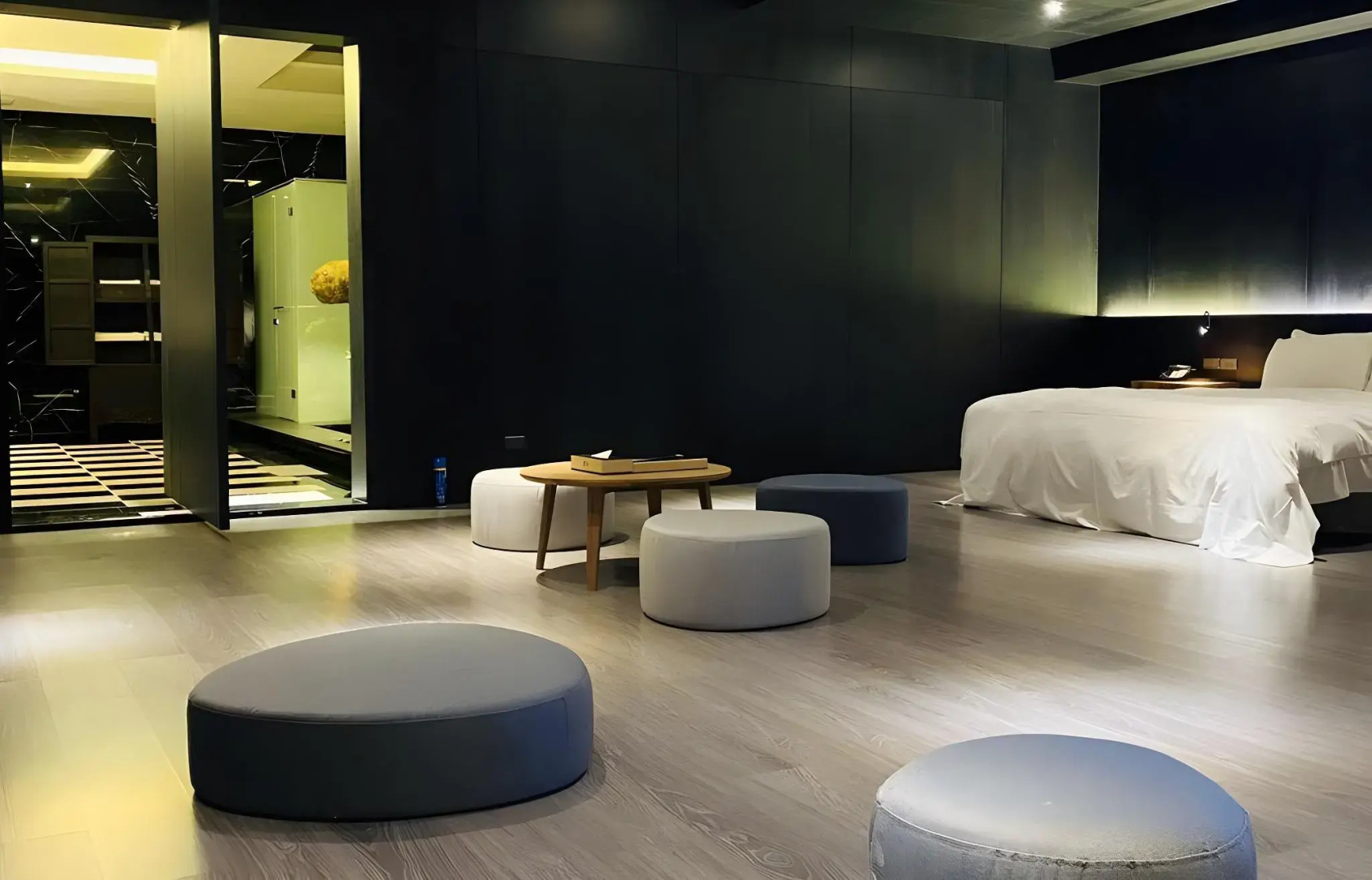 Orient Luxury Villa Motel