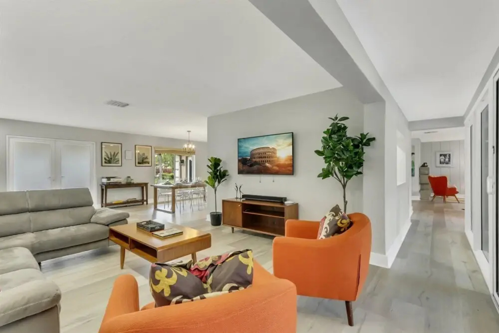 Watersedge - Private & Sanitized, Self Check-in. Perfect for Social Distancing & Working From Home. Private Pool, Pet Friendly. Super-host Support