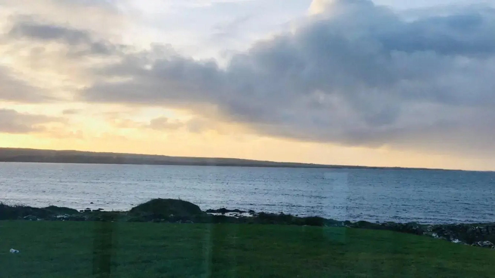 Spectacular ocean views & minutes to Cliffs- Clahane Shore Lodge