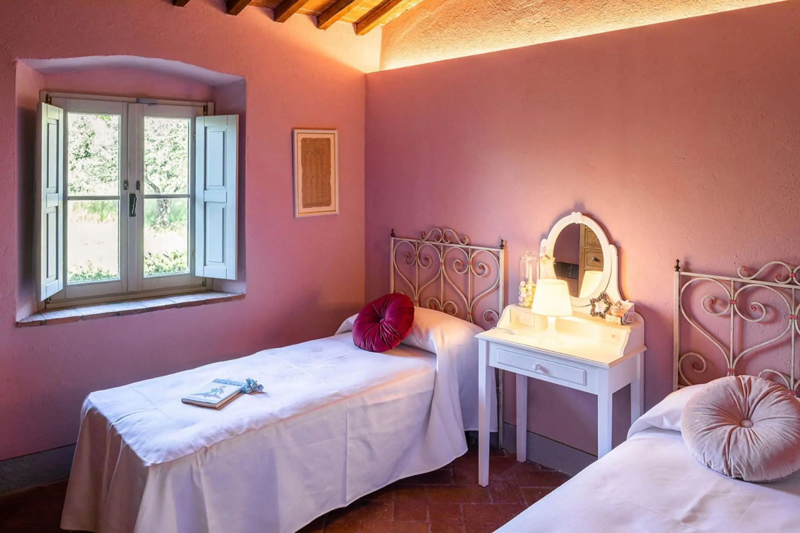 Villa With Pool in Splendid Panoramic Location Just 20 Minutes From Florence-sotto Colle - Villa e Cottage