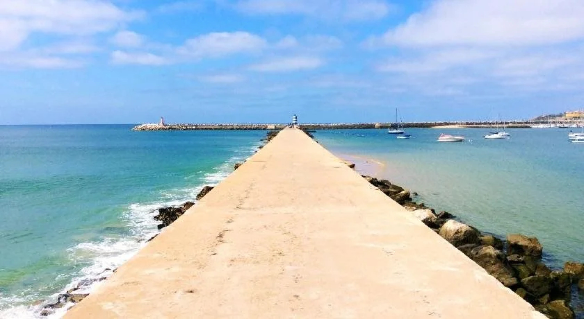 Freesurf Camp Hostel