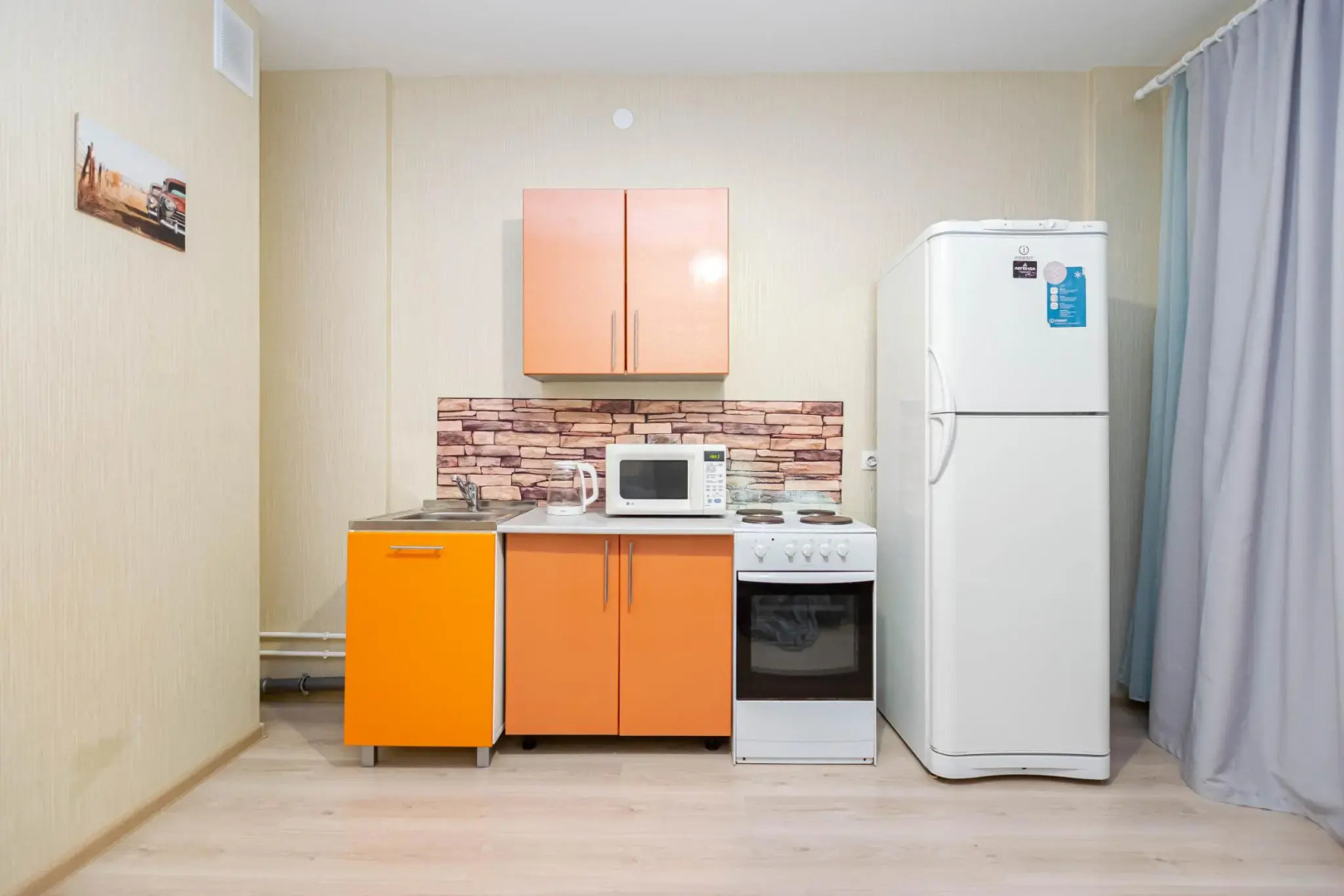 Cosmos (Космос) на улице Революции 52В