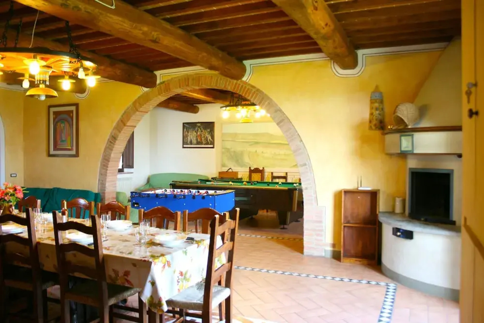 Stunning private villa with private pool, WIFI, TV, pets allowed and parking, close to Montepulc