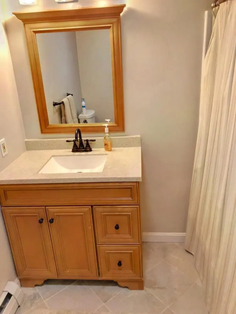 O7 Slopeside Bretton Woods Resort cottage with upscale stylings cozy decor tons of space