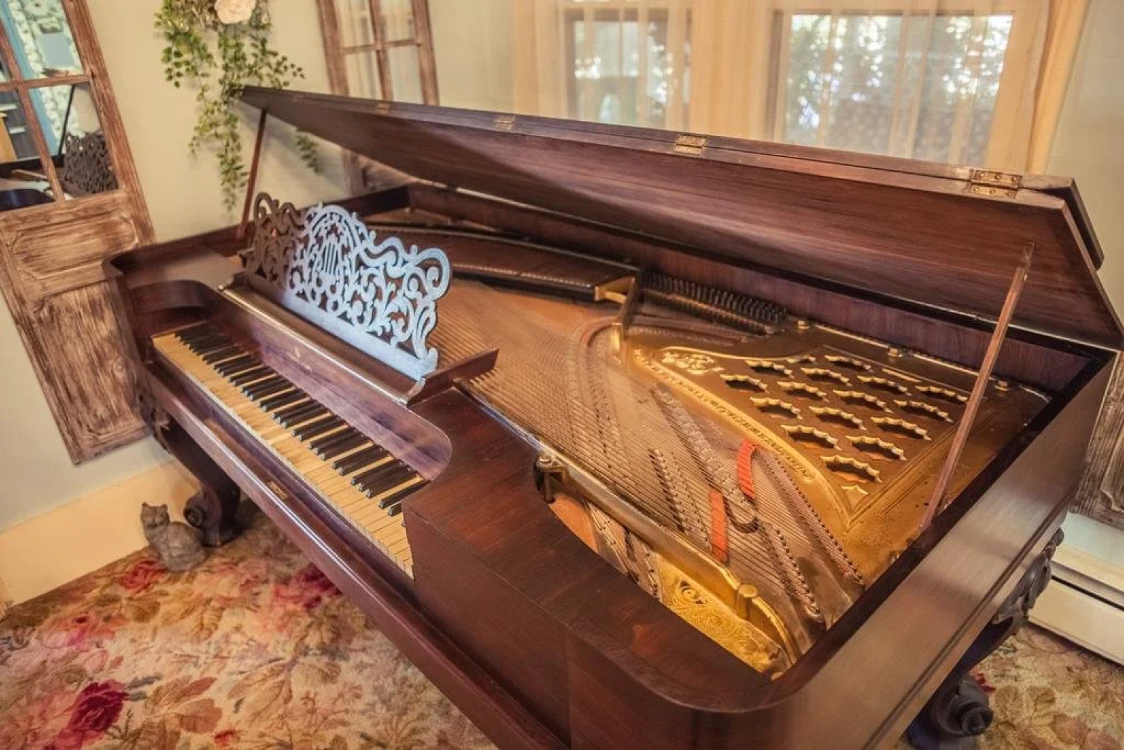 Silver Heart Inn and Cottages