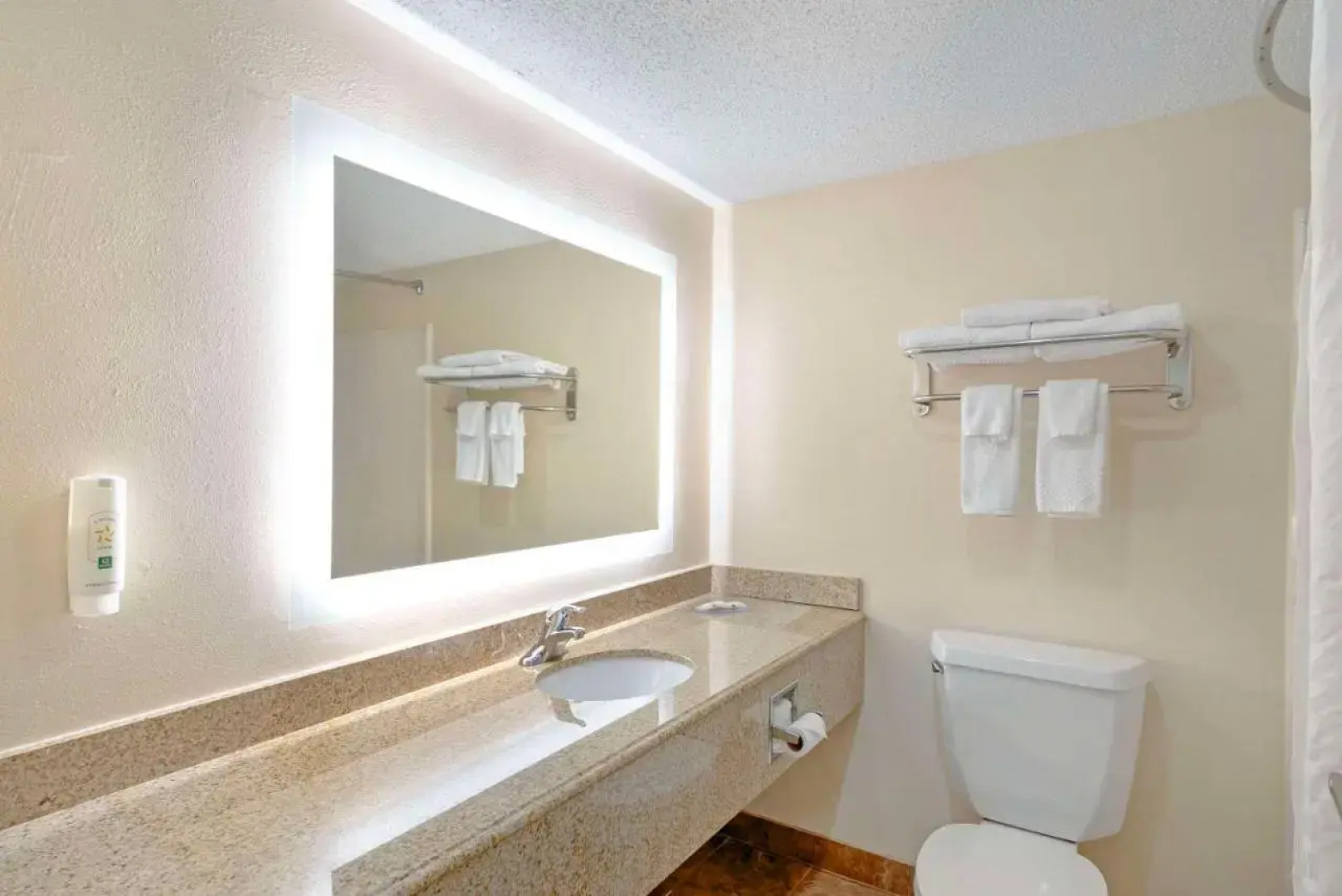 Holiday Inn Express Valley W Point Area