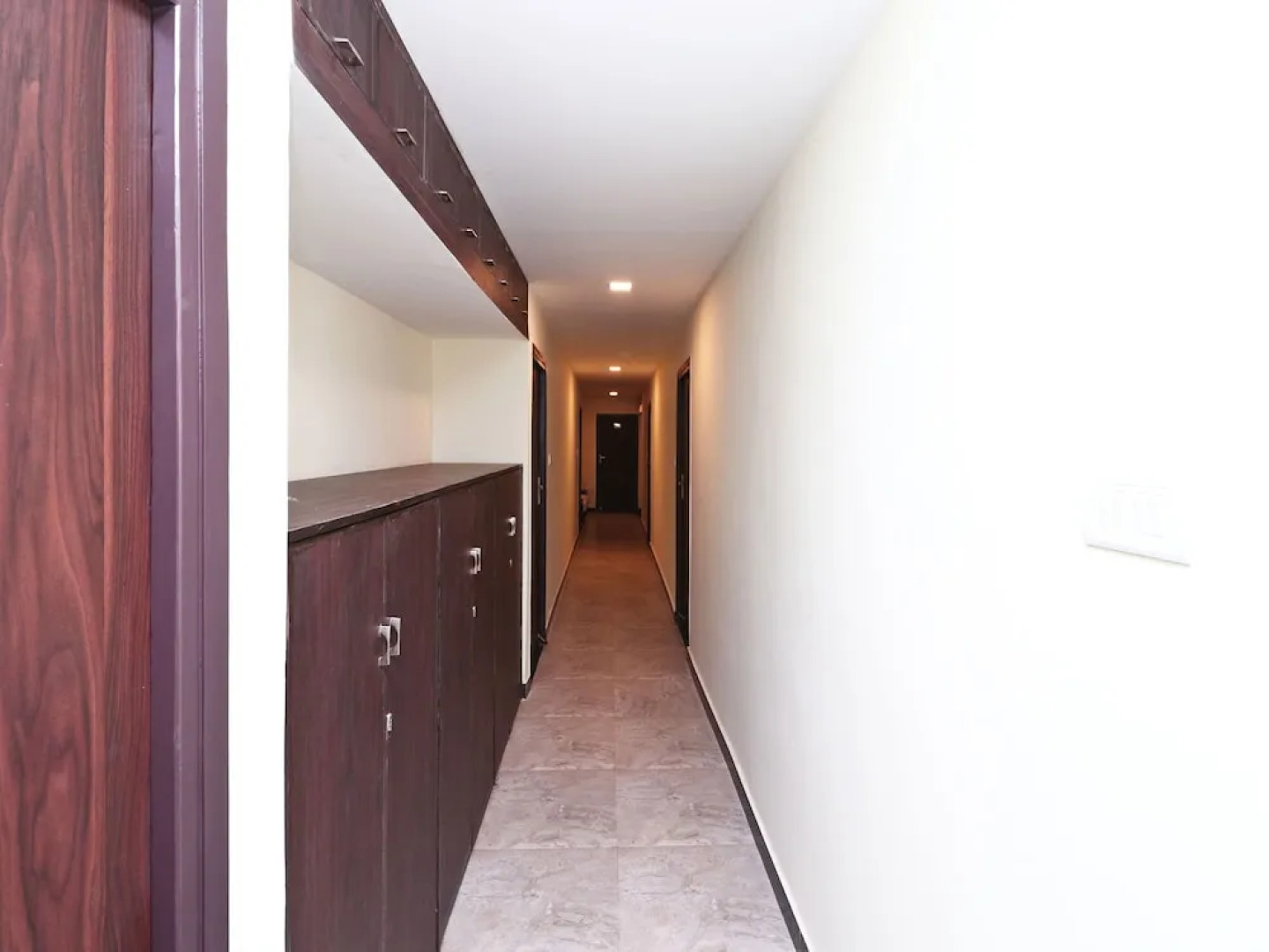 OYO 14811 Hotel Royal Monarch