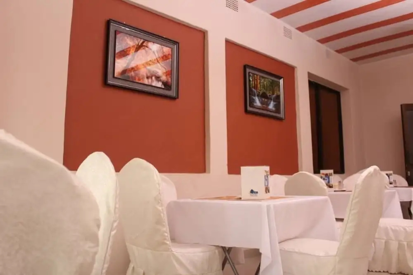 Nsanika Executive Lodge