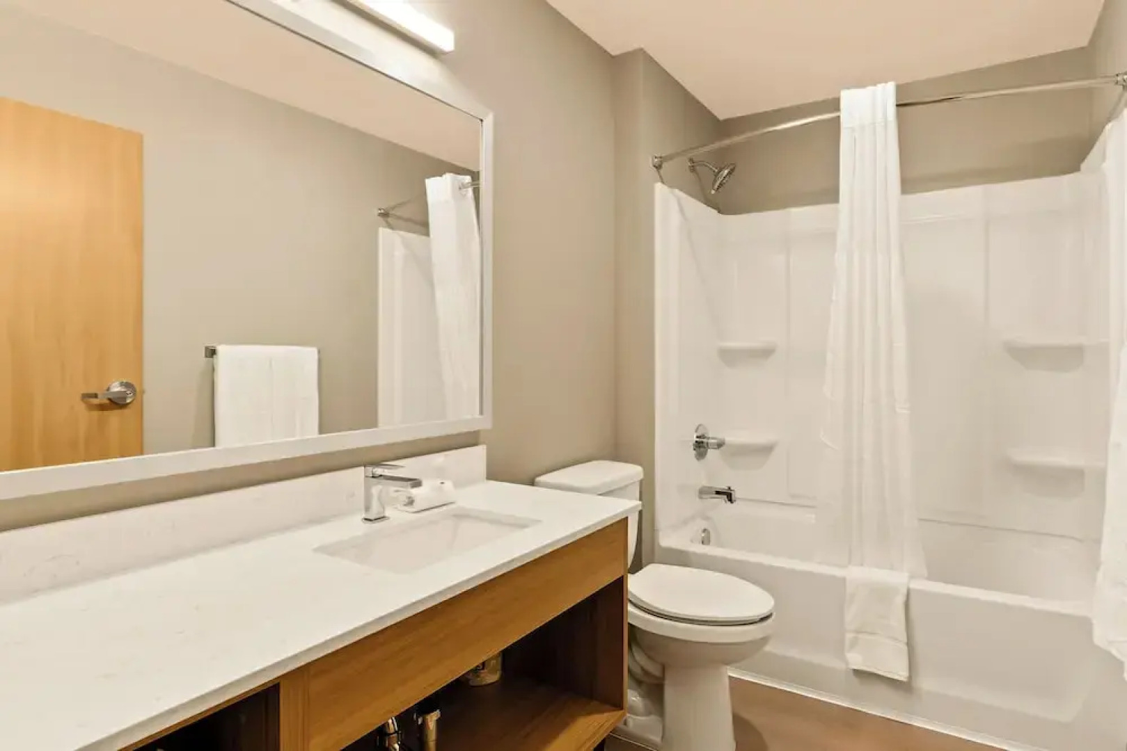 LivAway Suites Tri-Cities- Richland