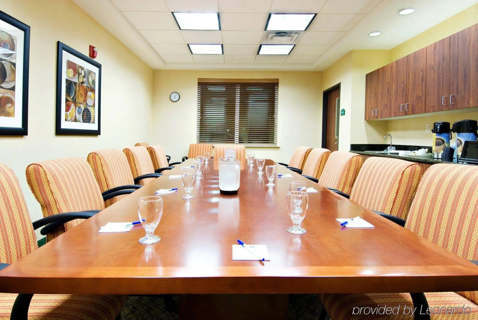 Holiday Inn Express Hotel & Suites Medford-Central Point by IHG