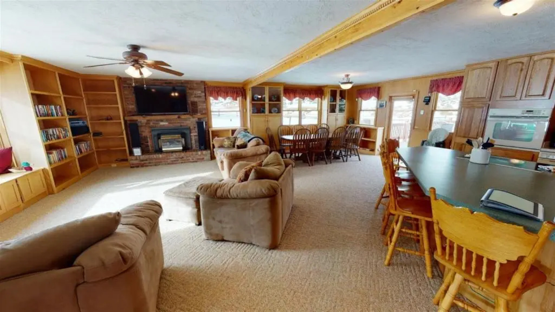 Dog Friendly Elk Ridge with Hot Tub by AAA Red Lodge Rentals