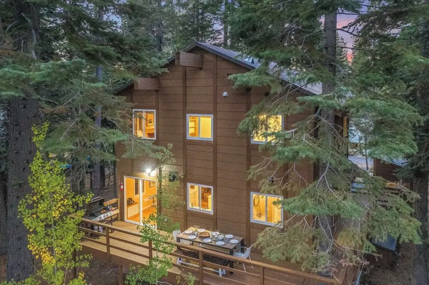 Homewood by Avantstay Amazing Family Cabin w/ Hot Tub & Sauna