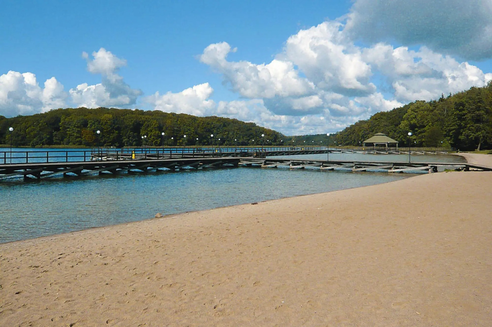 Comfortable House by the Lake, Insko