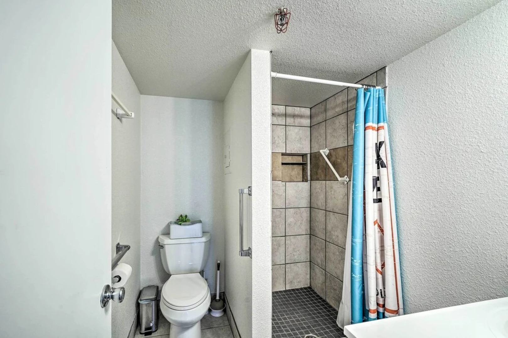 Parker Studio Nestled on the Colorado River!