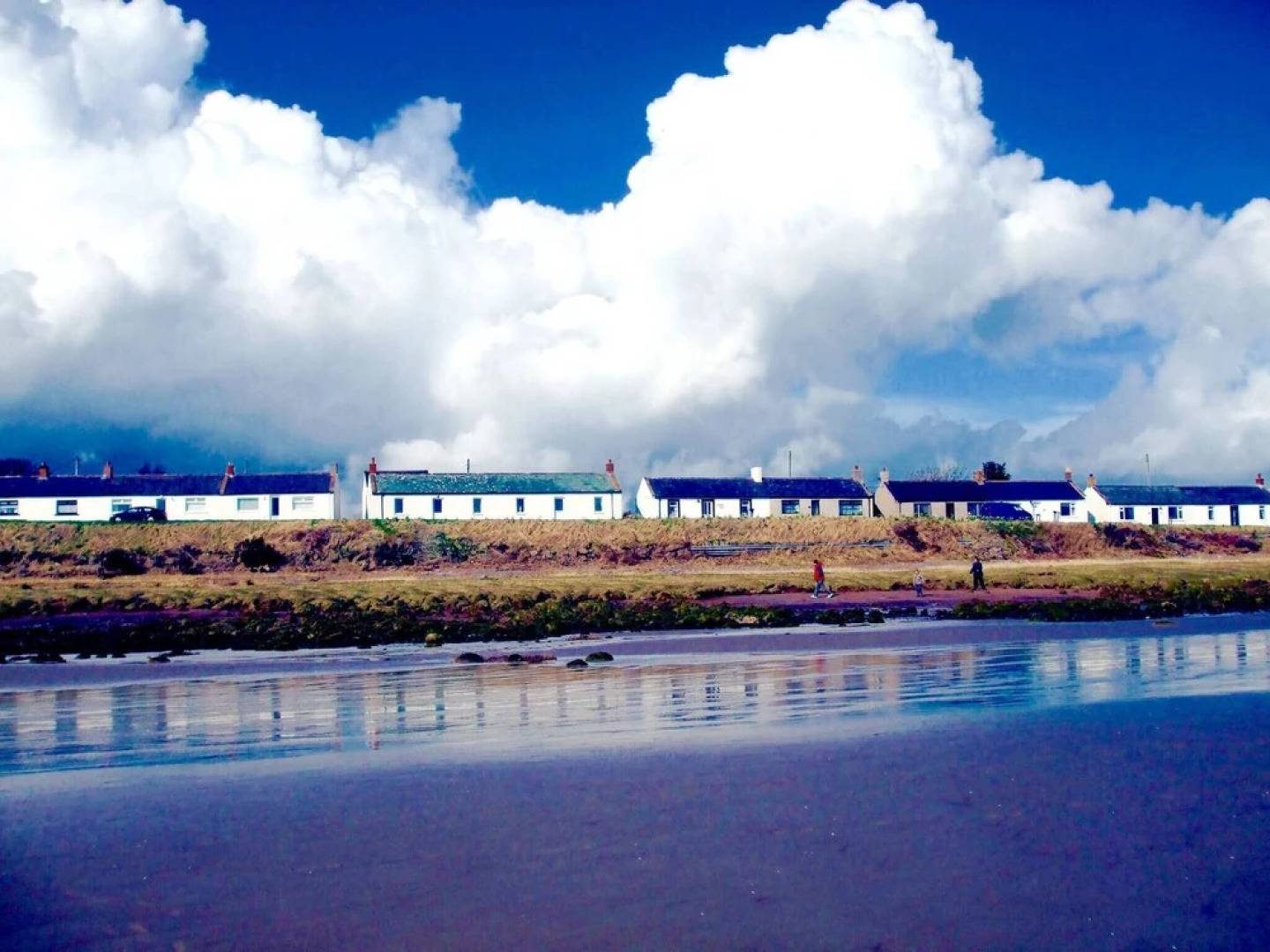 Detached Shore Cottage Solway Bay Powfoot Dumfries Scotland