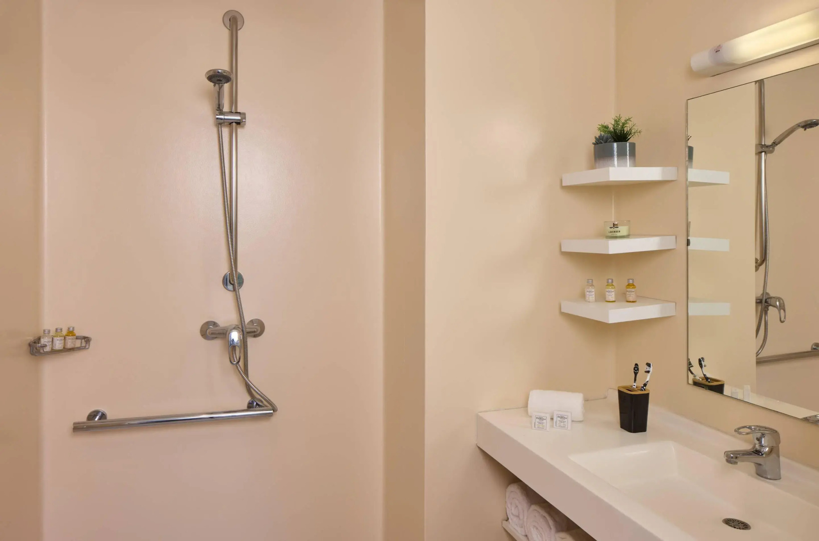 Quality Suites Valenciennes