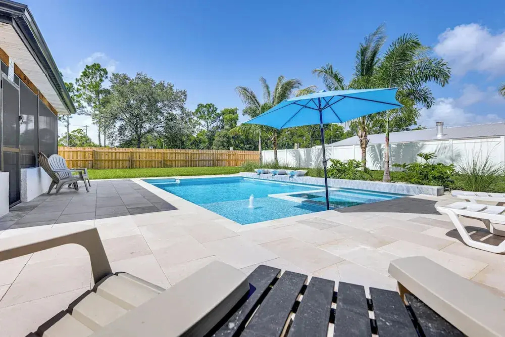 Swim, Game & Bbq: Family Retreat in Stuart