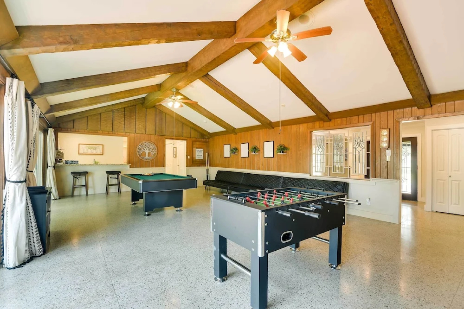 Indoor Pool: Peaceful Oasis in Hitchcock!