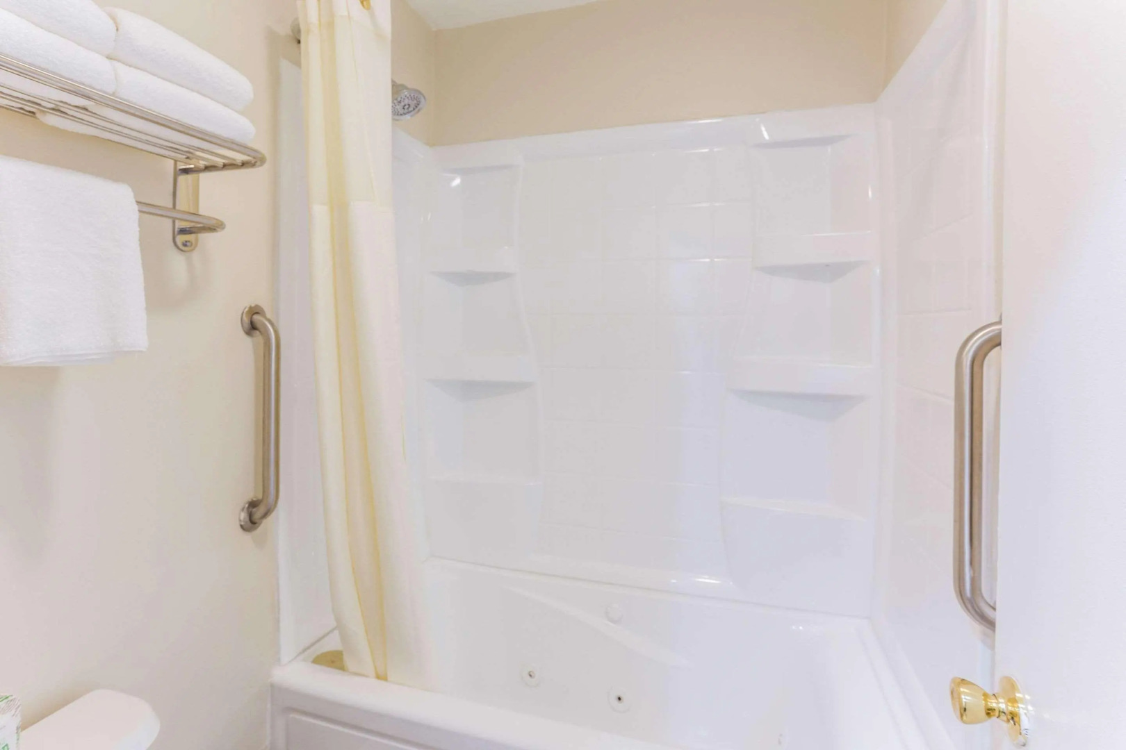 Mount Vernon Inn Escondido Downtown