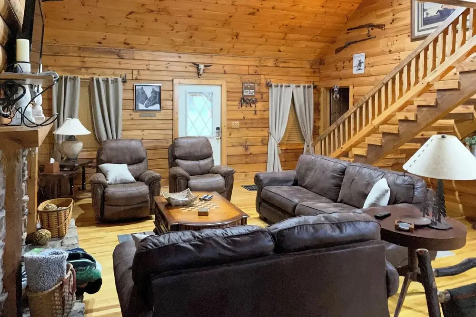 Cozy Trenton Cabin w/ Spa ~ 15 Mi to Lookout Mtn!