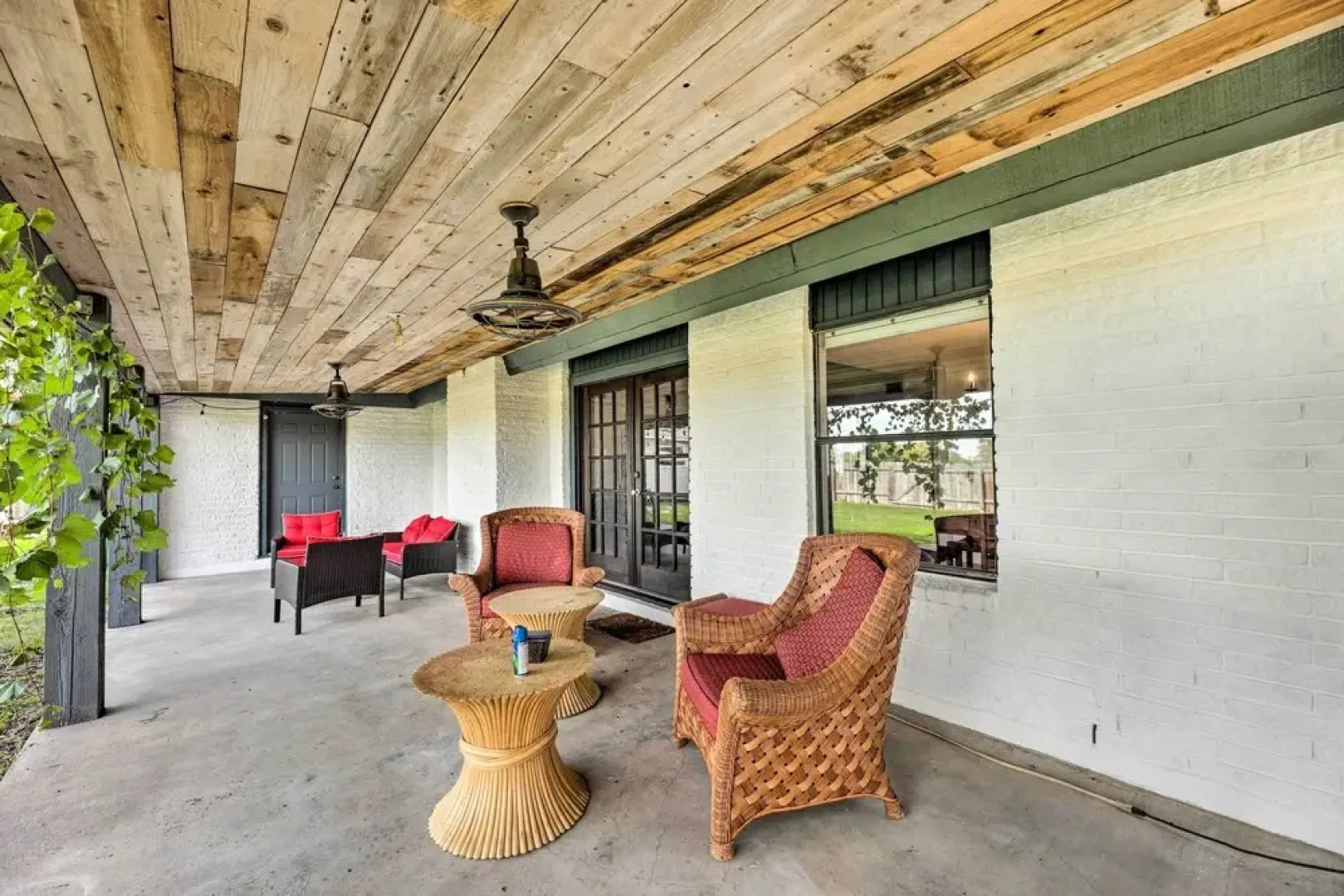 Pet-friendly Lockhart Home w/ Private Yard!