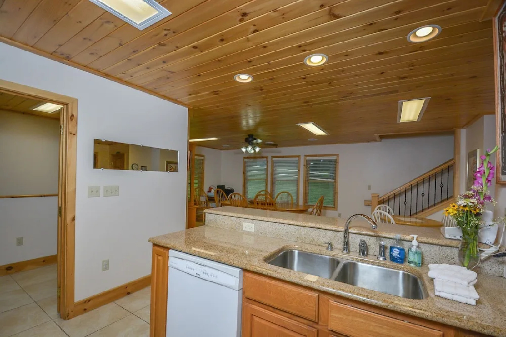 Lakeview Cottage 3 Bedroom House