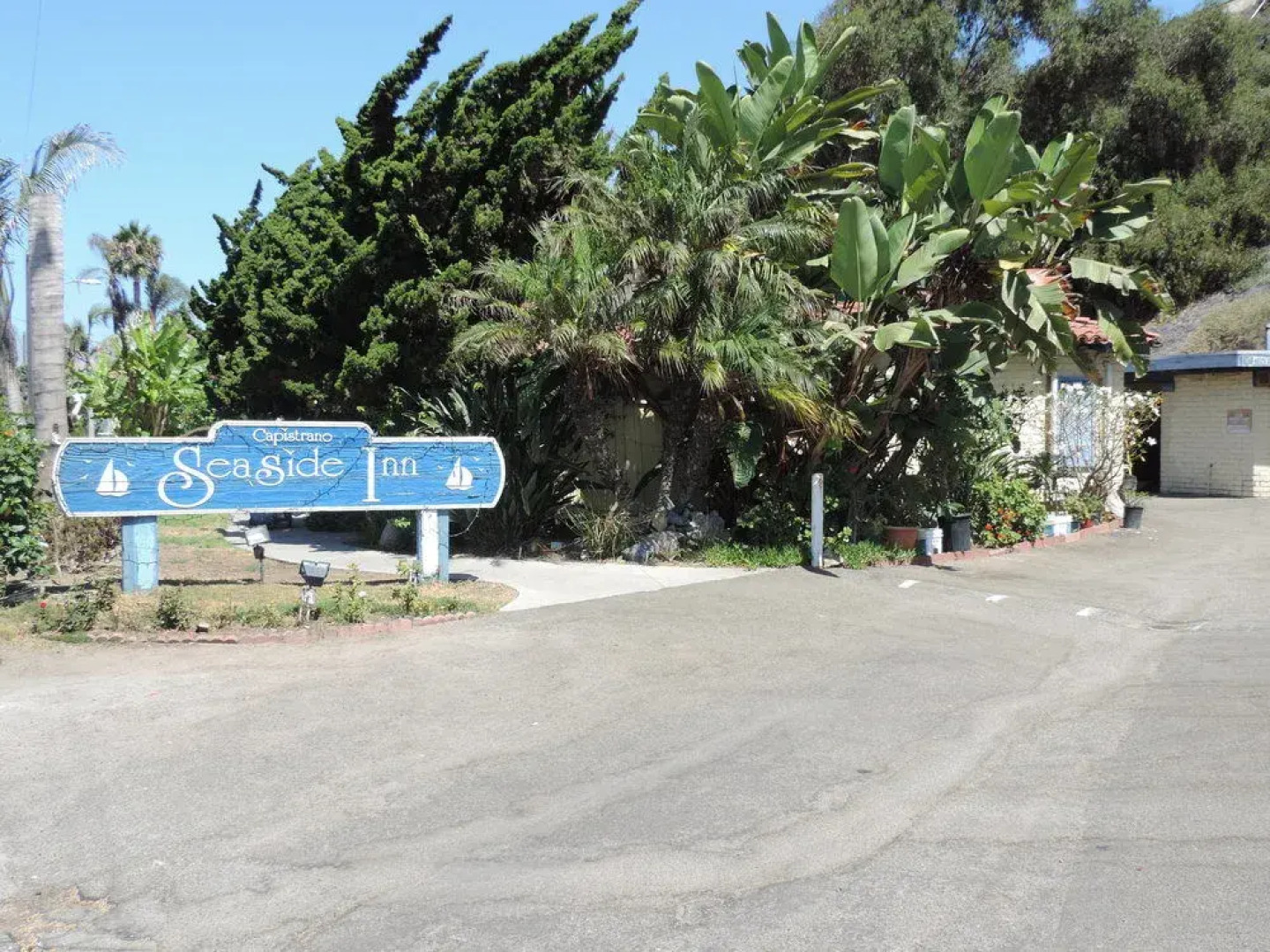 El Caminante Bar & Bungalows