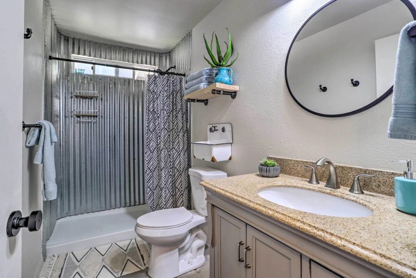 Indie-eclectic Desert Home w/ Hot Tub + Patio