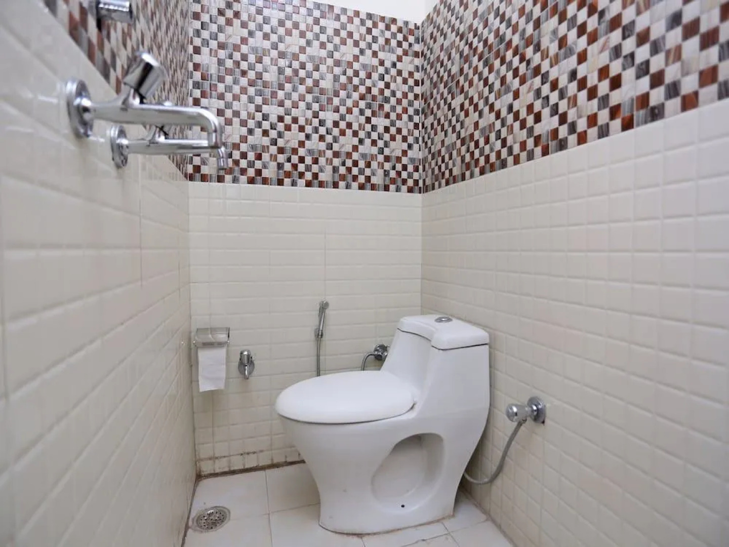 Collection O 81258 Hotel Gsa And Guest House