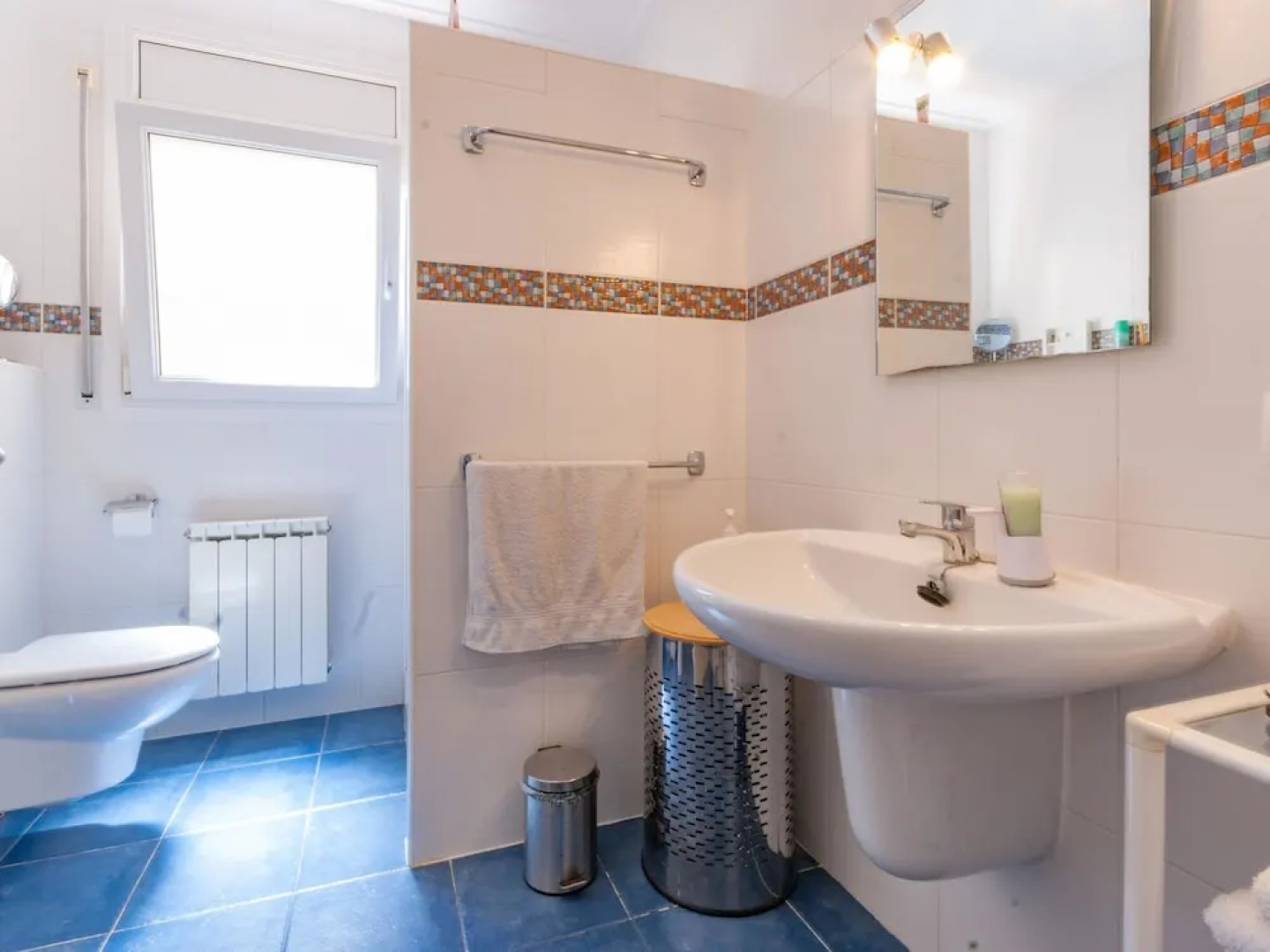 Fantastic Villa for 6 People With Communal Pool in Vilacolum