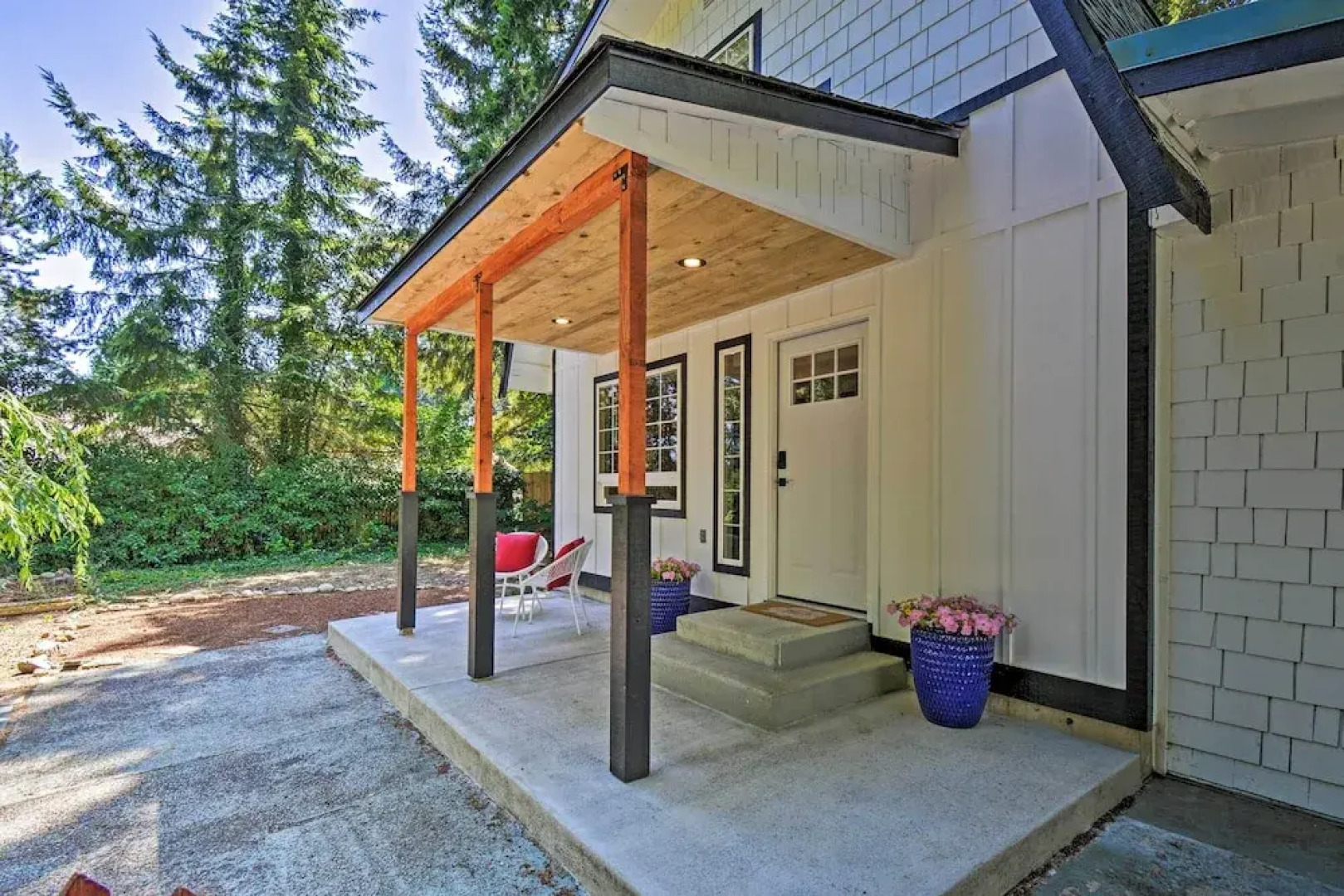 Quaint Lake Cushman Cottage w/ Private Access!