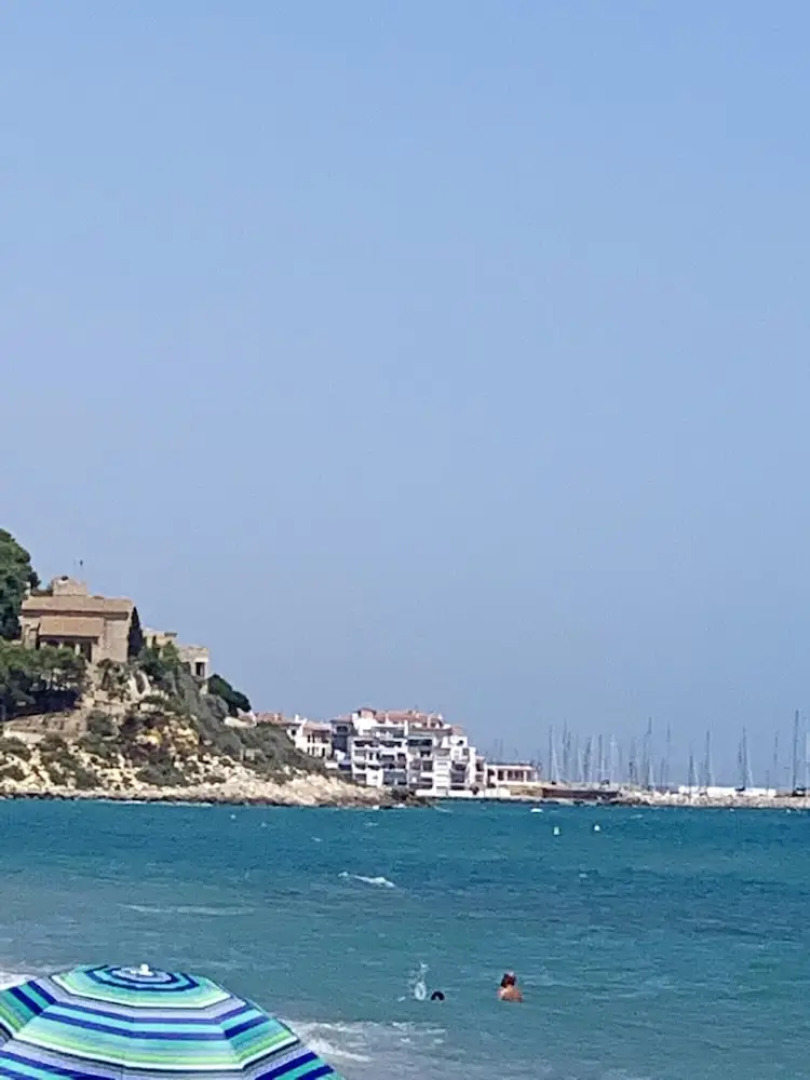 House With 3 Bedrooms in Roda de Berà, With Enclosed Garden and Wifi Near the Beach