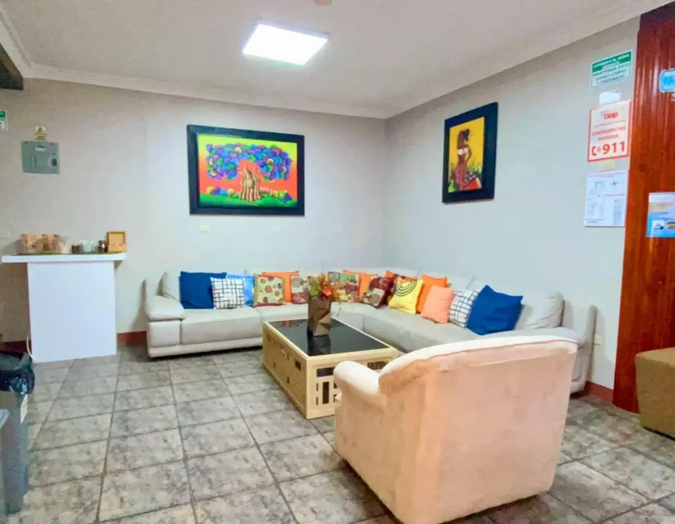 Hotel Los Algarrobos