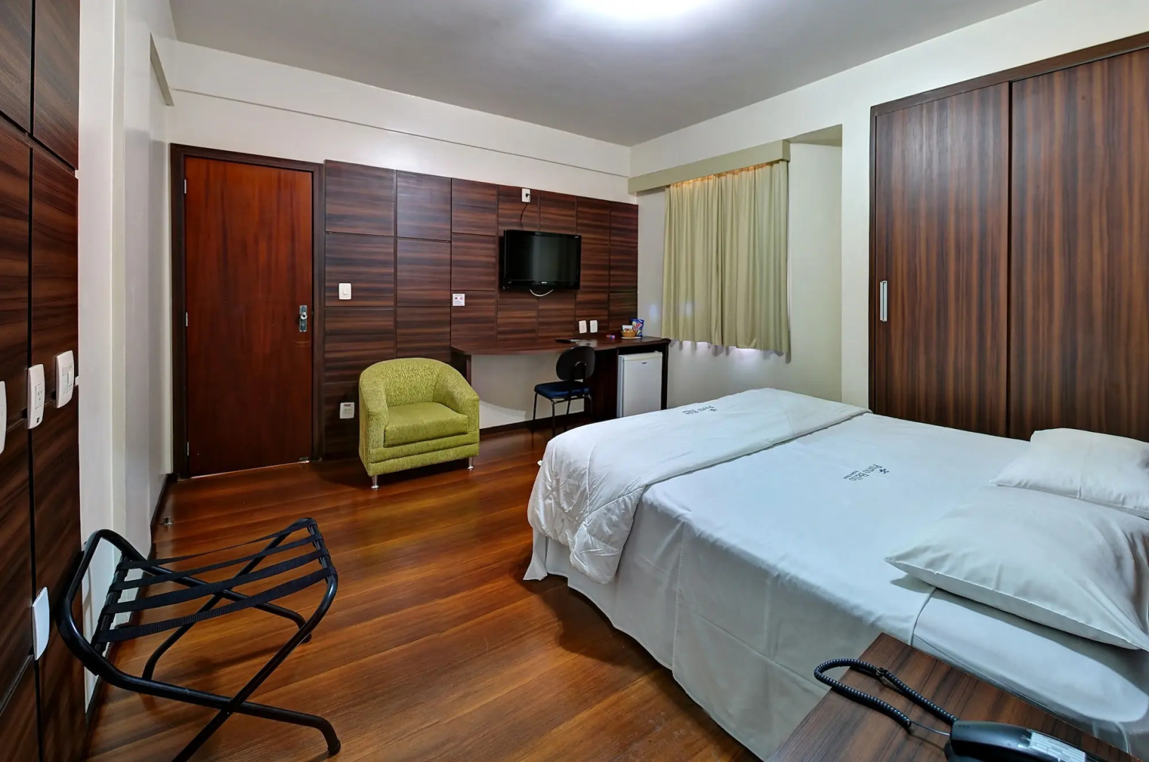 Porto Minas Hotel e Convenções