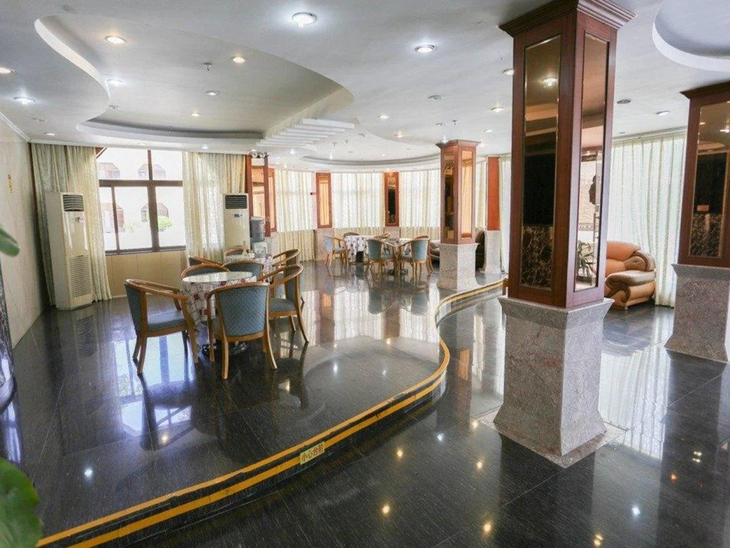 Zhuhai Yujingwan Holiday Hotel
