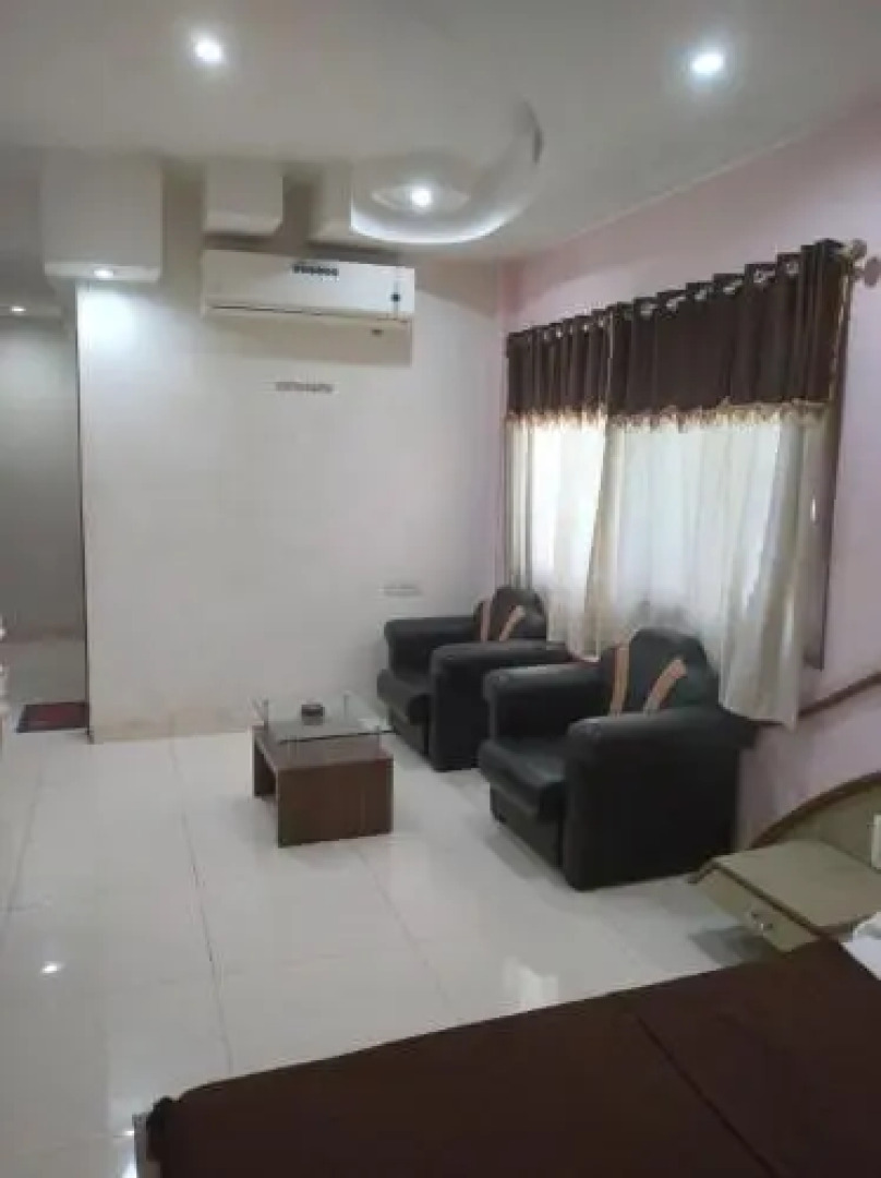 Capital O 82556 Hotel Pride