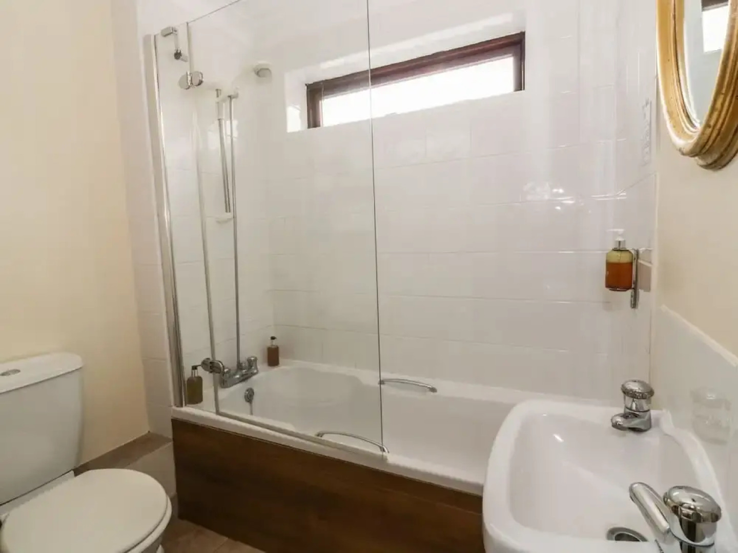 The Lodge off High Street