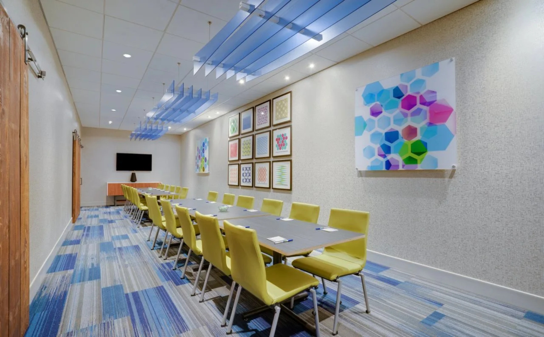 Holiday Inn Express & Suites Ft. Washington - Philadelphia by IHG