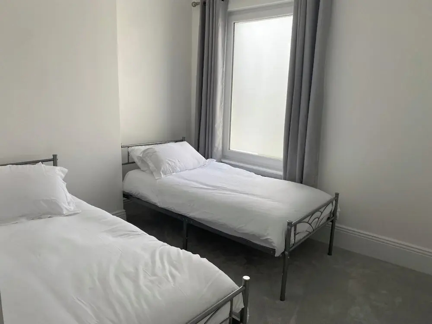 House - Sleeps 14 - Pets Ok - Parking - Garden
