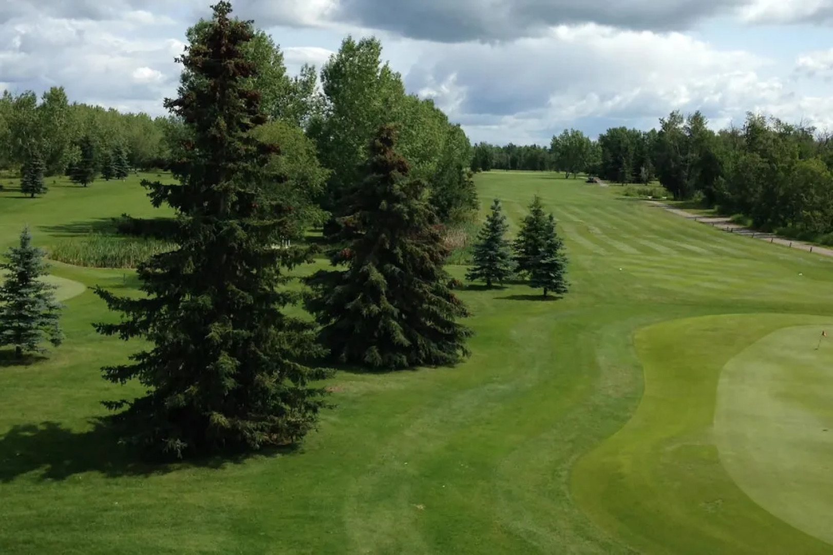 Dunvegan Inn and Suites