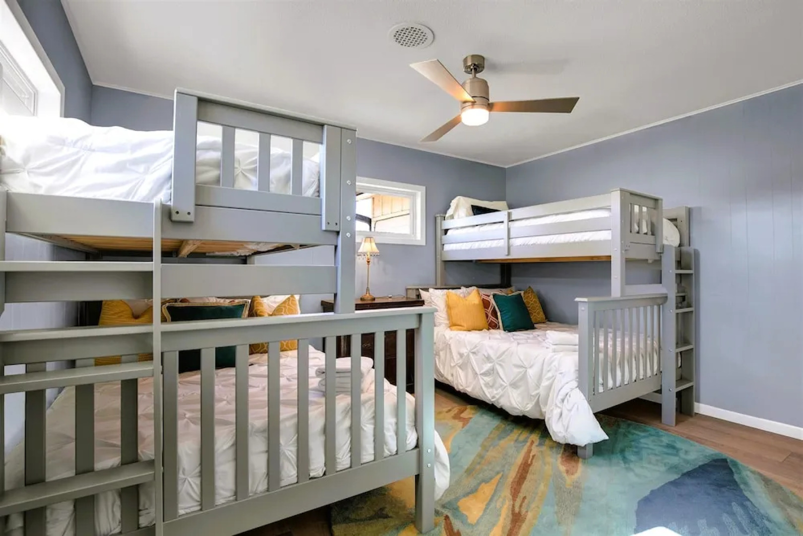 Luxury Cabin-right Across From Albert Dance Hall!