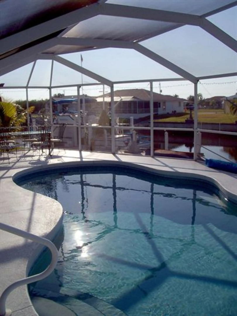 Tropical Paradise Bed & Breakfast