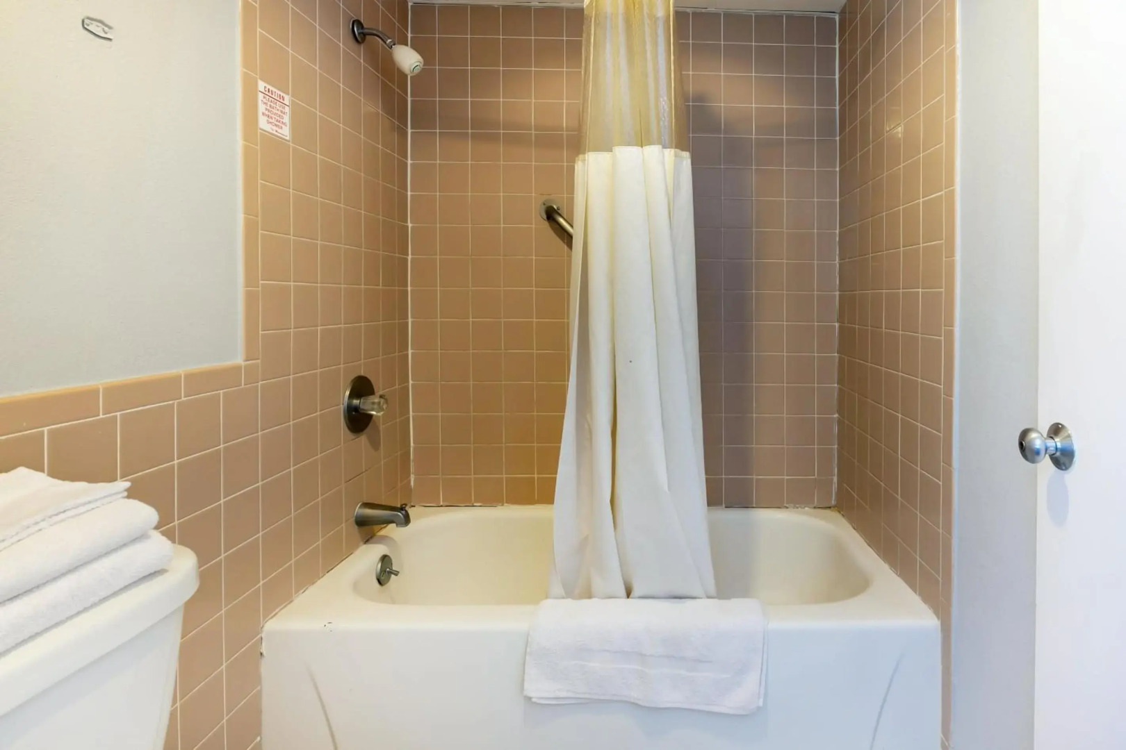 OYO Hotel Jennings Near Crowley, LA I-10