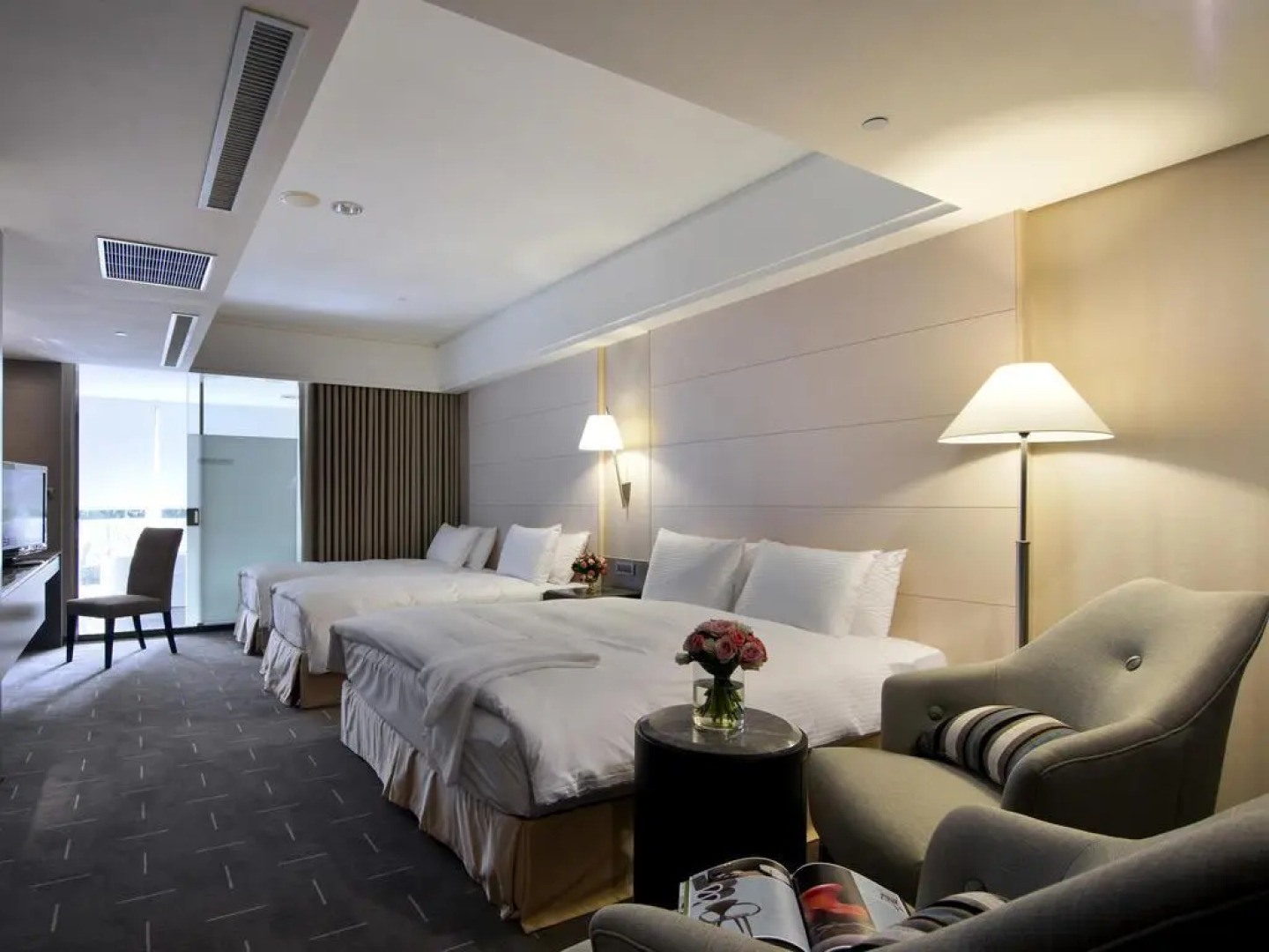 CHECK inn Select Taichung Dadun