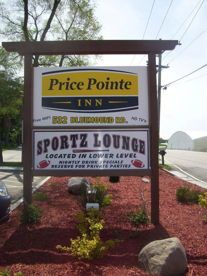 Price Pointe Inn