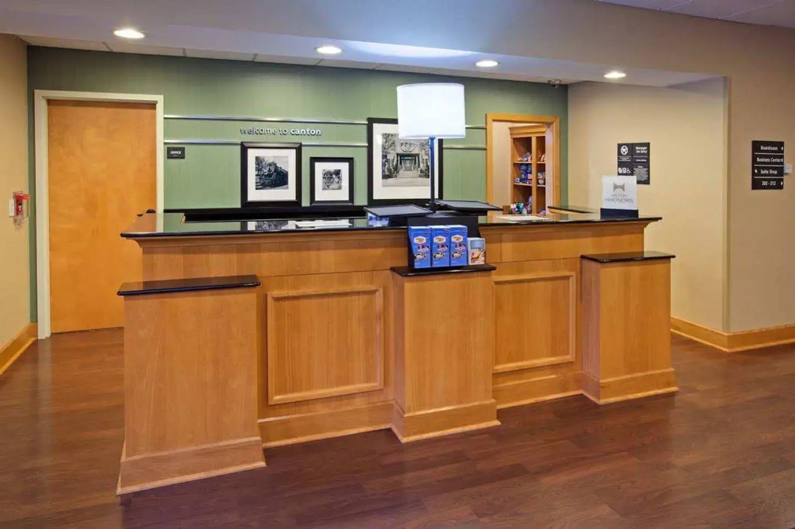 Hampton Inn & Suites Canton