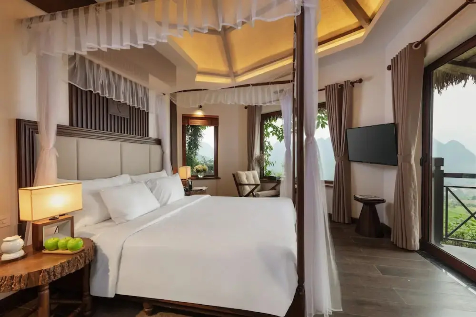 Ebino Pù Luông Resort